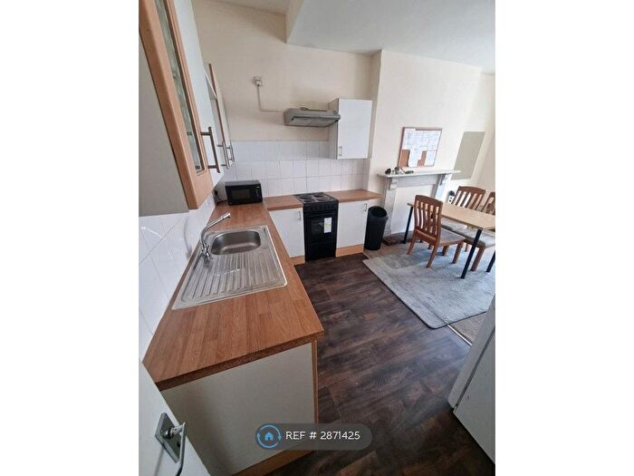 5 Bedroom Flat To Rent In Albert Grove, Southsea, PO5