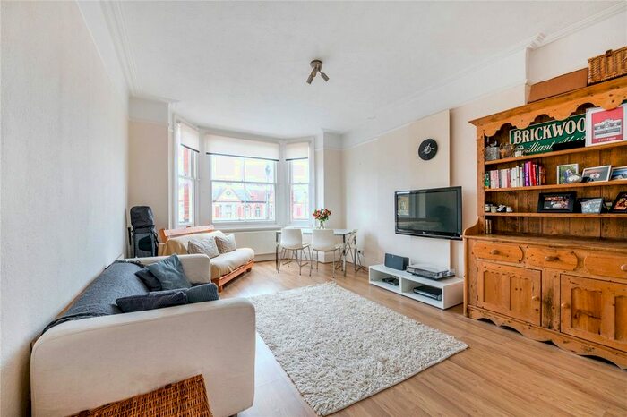 1 Bedroom Flat To Rent In Longley Road, London, SW17