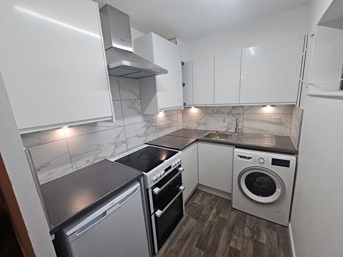Studio To Rent In Clarkes Drive, Uxbridge, UB8