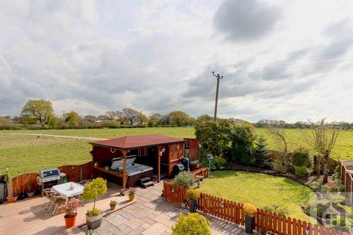 5 Bedroom Semi-Detached House For Sale In Southport Road, Ulnes Walton, PR26