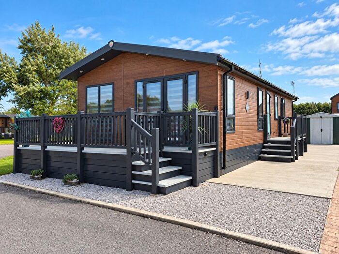 2 Bedroom Mobile/park Home For Sale In Snowdrop Grove, Riverside Caravan Park, Southport New Road, Southport, Lancashire, PR9