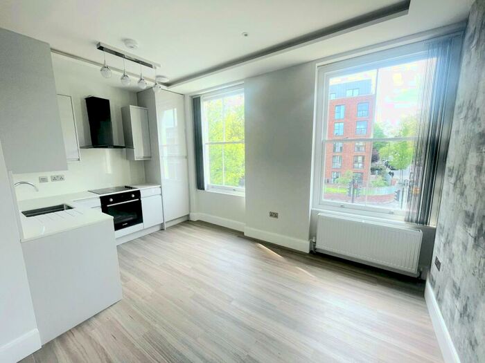 1 Bedroom Flat To Rent In Camden Road, Camden, N7