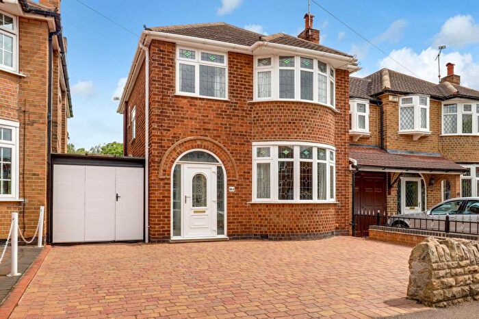 3 Bedroom Detached House For Sale In Trentham Gardens, Nottingham, NG8