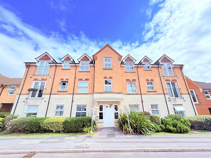 2 Bedroom Apartment For Sale In Sunlight Gardens, Fareham, PO15