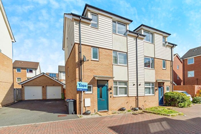 4 Bedroom Semi-Detached House For Sale In Sylvania Gardens, Milton Keynes, MK10