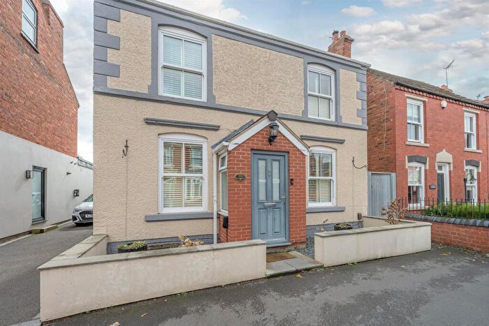 3 Bedroom Detached House For Sale In Lawn Street, Stourbridge, DY8
