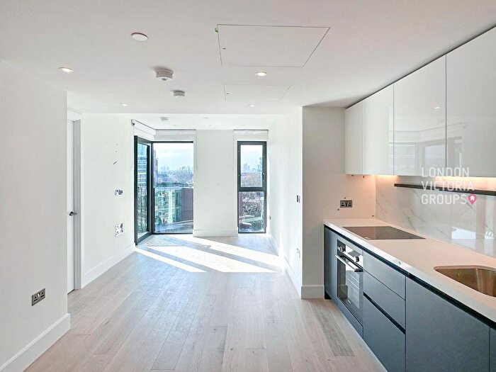 1 Bedroom Flat To Rent In Fountain Park Way, London, W12