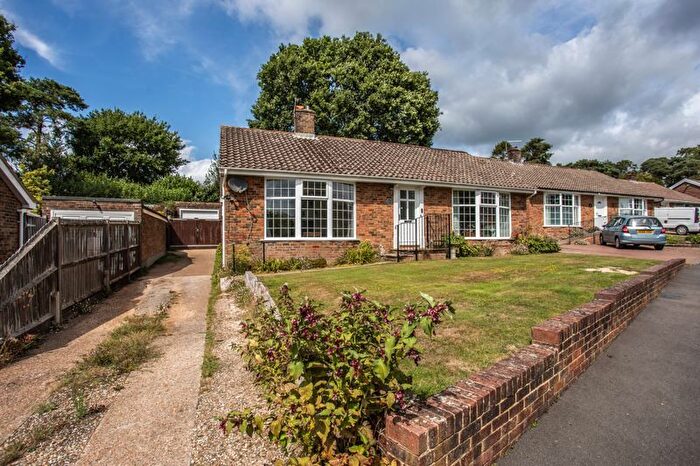 3 Bedroom Detached Bungalow For Sale In Eight Bells Close, Buxted, TN22
