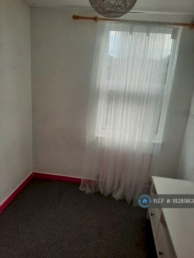 4 Bedroom End Of Terrace House To Rent In Kingston Square, London, SE19