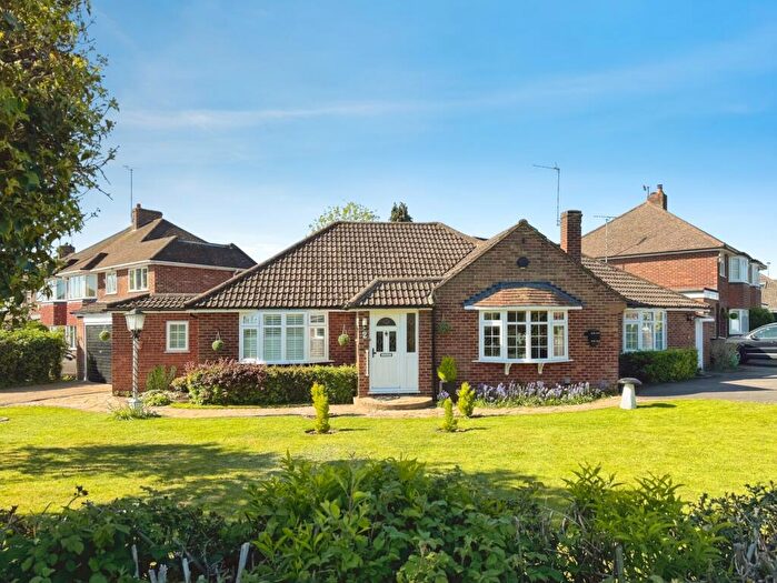 3 Bedroom Bungalow For Sale In Selsdon Avenue, Woodley, Reading, RG5