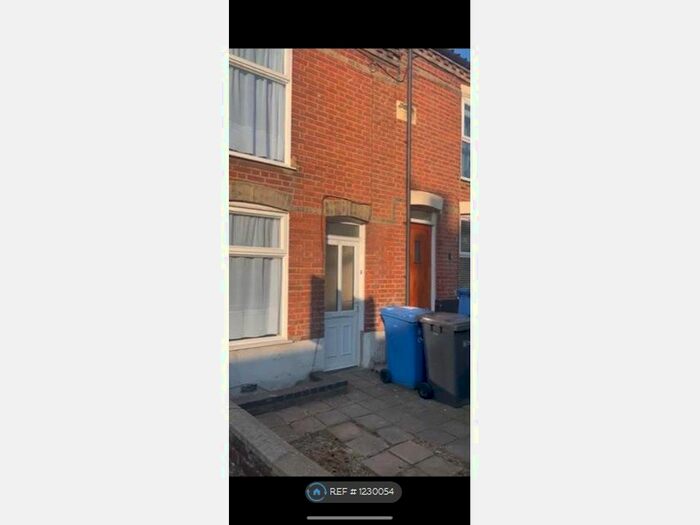 2 Bedroom Detached House To Rent In Magpie Road, Norwich, NR3
