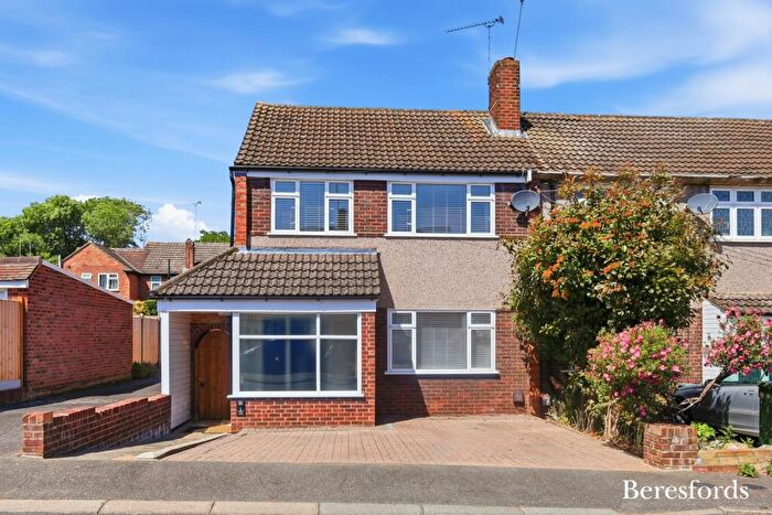 3 Bedroom Semi-Detached House For Sale In Wid Close, Hutton, CM13