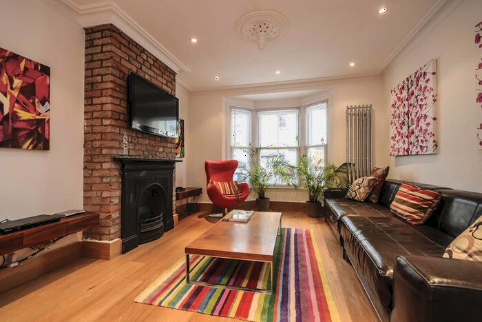 4 Bedroom Terraced House To Rent In Duke Street, SL4