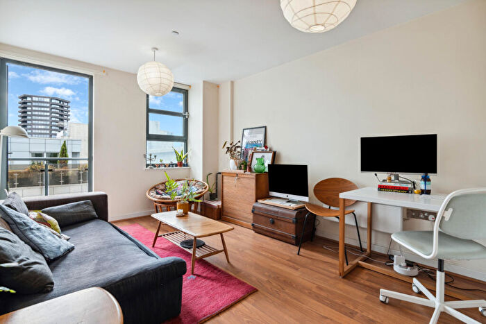 2 Bedroom Flat To Rent In Texryte House, Southgate Road, N1