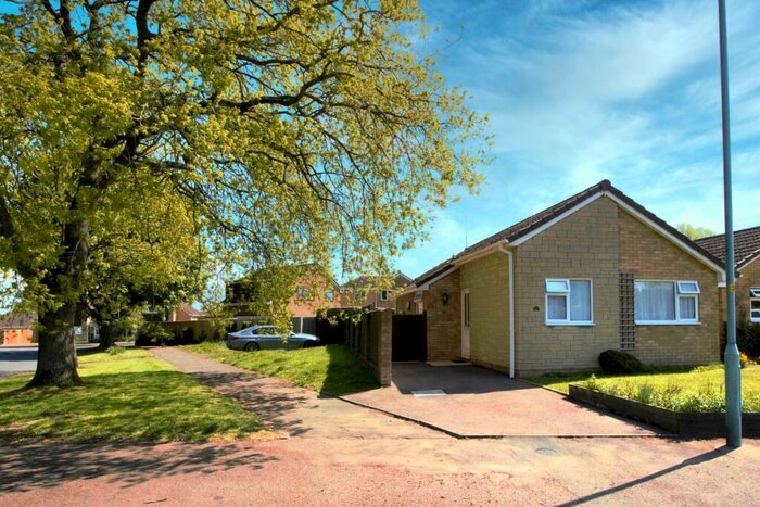 2 Bedroom Bungalow For Sale In Newent Lane, Huntley, Gloucester, GL19