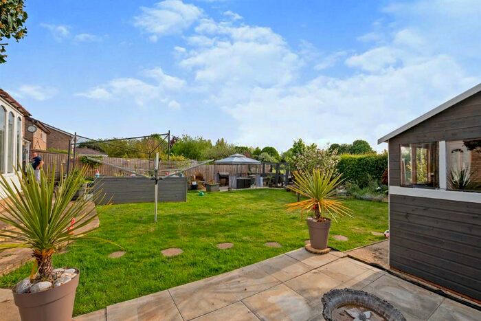 5 Bedroom Detached House For Sale In Meadow Close, Ringstead, Kettering, NN14