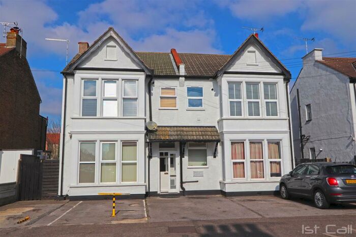 1 Bedroom Flat To Rent In Ambleside Drive, Southend On Sea, SS1