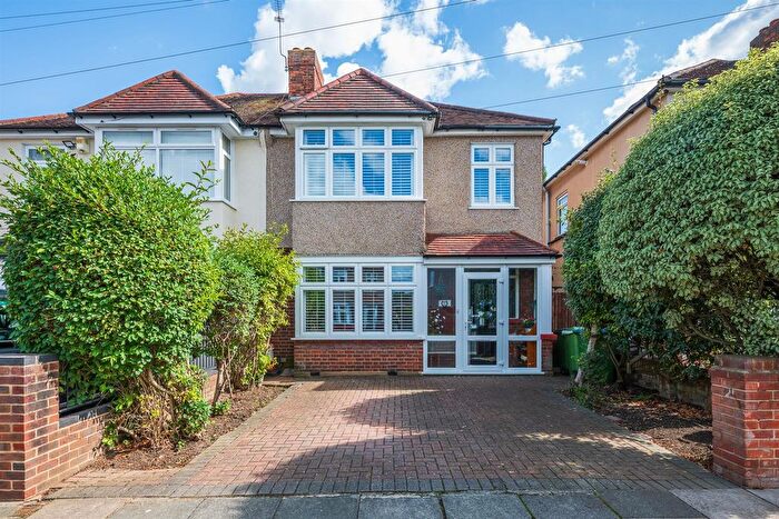 3 Bedroom Semi Detached House For Sale In Thaxted Road, London, SE9