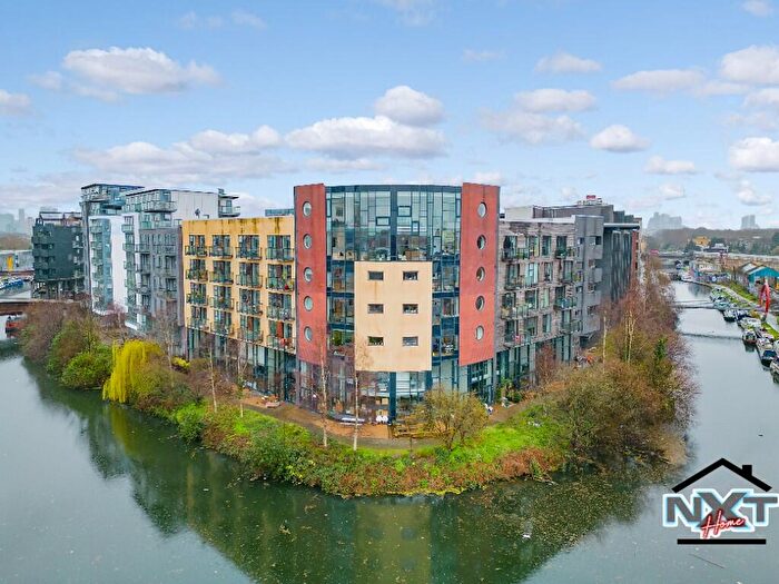 2 Bedroom Flat For Sale In Roach Road, London, E3