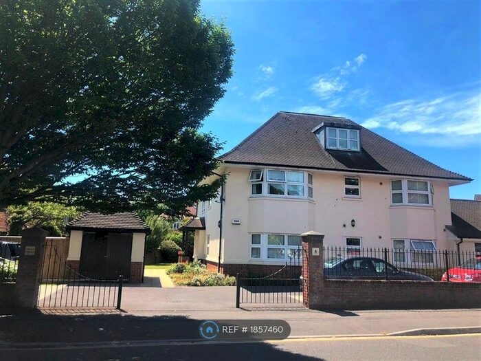 2 Bedroom Flat To Rent In Browning Avenue, Bournemouth, BH5