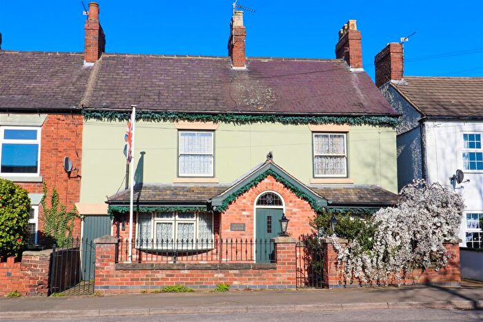 3 Bedroom End Of Terrace House For Sale In Ilkeston Road, Heanor, DE75