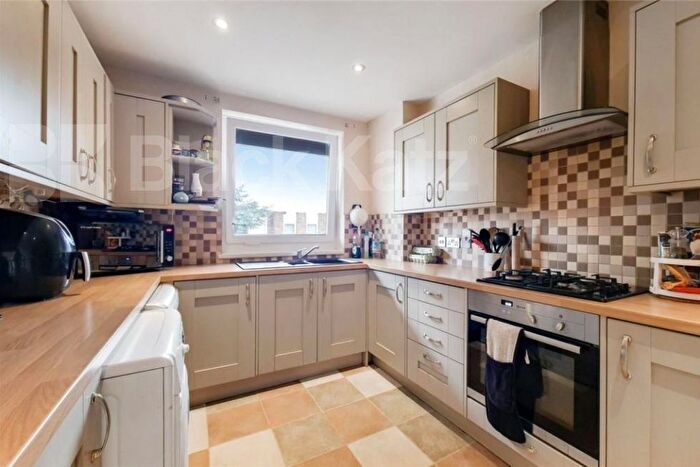 2 Bedroom Flat To Rent In Hornsey Road, Holloway Road, N19