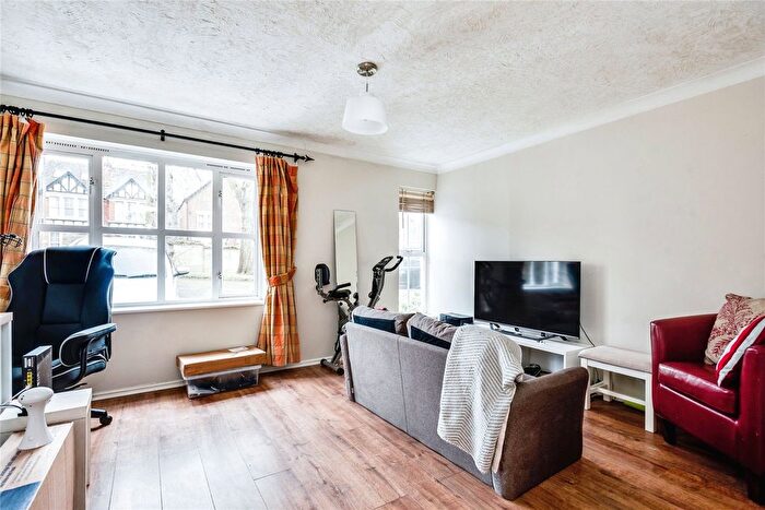 1 Bedroom Flat For Sale In Don Bosco Close, Oxford, Oxfordshire, OX4