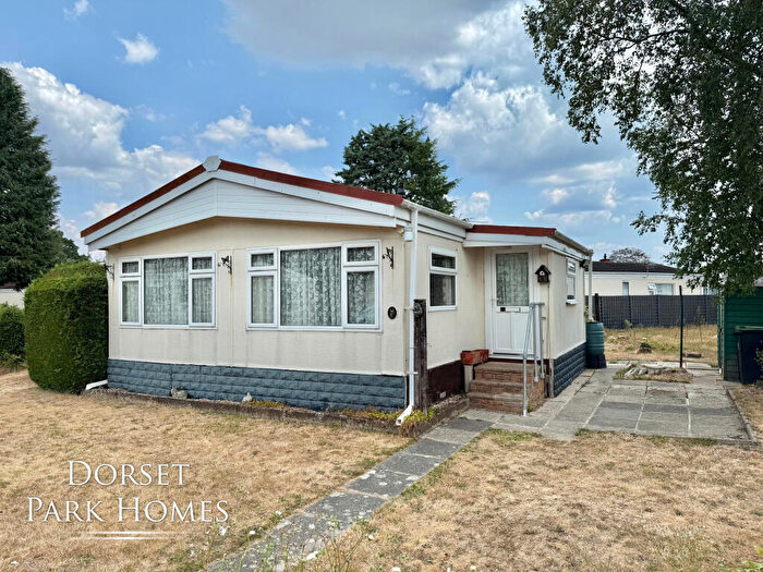 2 Bedroom Park Home For Sale In St Leonards Farm Park, Ferndown, Dorset, BH22