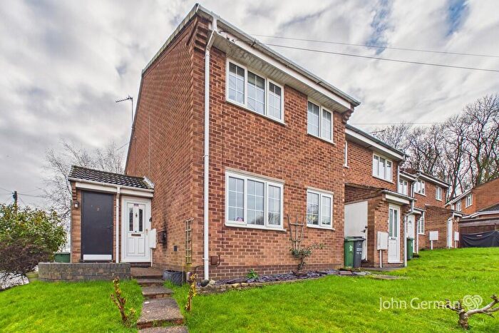 1 Bedroom Town House For Sale In Durrell Close, Loughborough, LE11