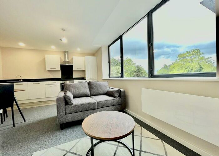 2 Bedroom Apartment To Rent In Balmoral House, Salford, M5