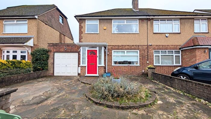 3 Bedroom Property To Rent In Pickets Close, Bushey Heath, Bushey, WD23