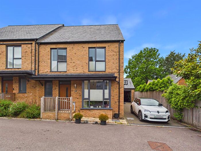 4 Bedroom Semi-Detached House For Sale In Dickens Drive, Coulsdon, CR5