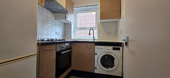 1 Bedroom Apartment To Rent In Buckhurst Road, M19