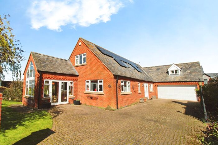 4 Bedroom Detached House For Sale In Dene Lane, Walcott, LN4