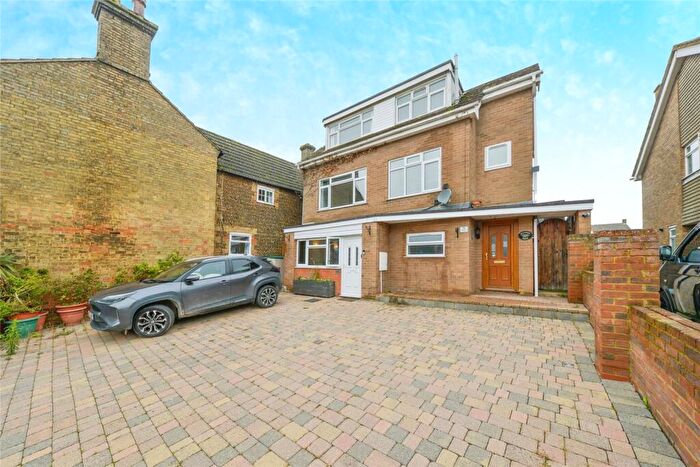 6 Bedroom Detached House For Sale In Biggleswade Road, Potton, Sandy, Bedfordshire, SG19