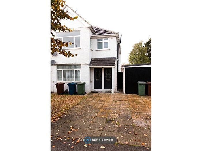 1 Bedroom Flat To Rent In Parkside Way, Harrow, Middlesex, HA2