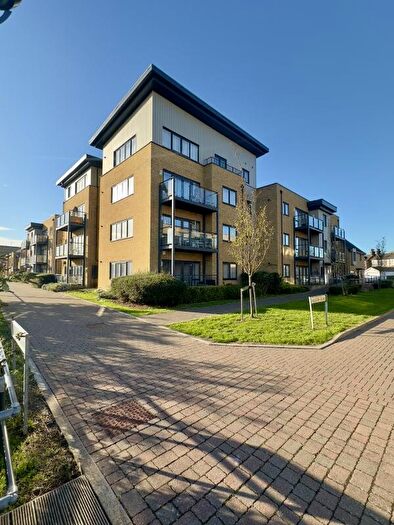 2 Bedroom Flat For Sale In Monarch Court, Riverside Wharf, Dartford, DA1