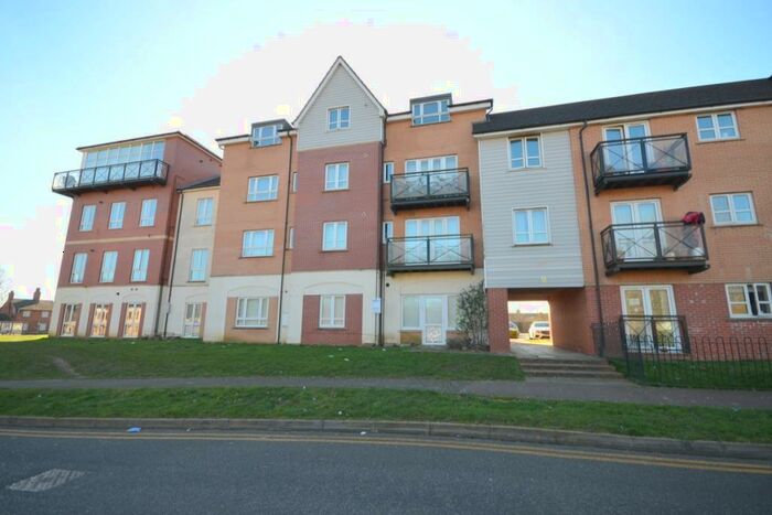 2 Bedroom Flat To Rent In River View, Northampton, NN4