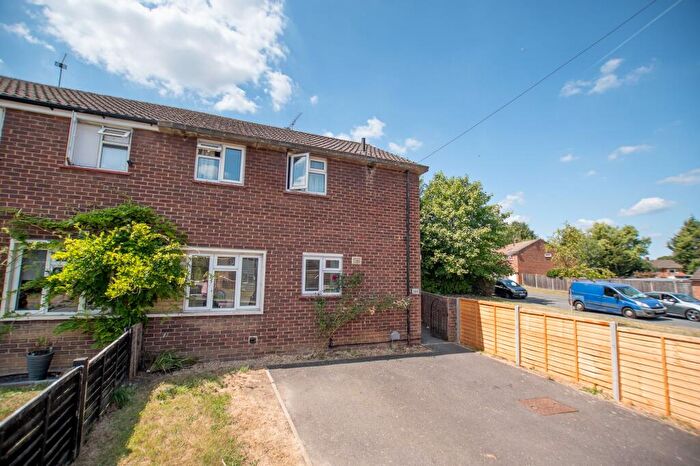 2 Bedroom End Of Terrace House For Sale In Cabell Road, Guildford, GU2