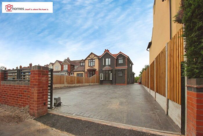 3 Bedroom Flat To Rent In Walsall Road, Great Wyrley, WS6