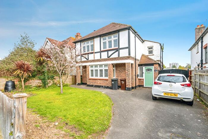 4 Bedroom Detached House For Sale In Victoria Drive, Bognor Regis, PO21