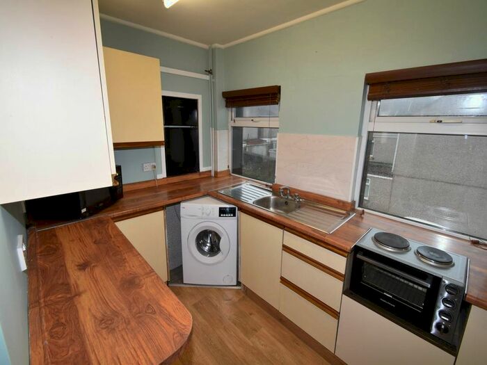 1 Bedroom Flat To Rent In Delhi Street, St Thomas, Swansea, SA1
