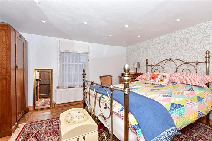 2 Bedroom Cottage For Sale In The Street, Willesborough, Ashford, Kent, TN24