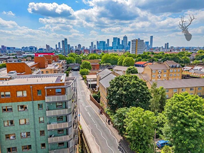 2 Bedroom Flat For Sale In Steward House, Trevithick Way, E3