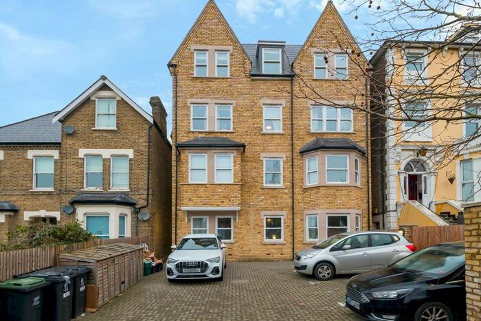 2 Bedroom Flat To Rent In Croydon Road, London, SE20