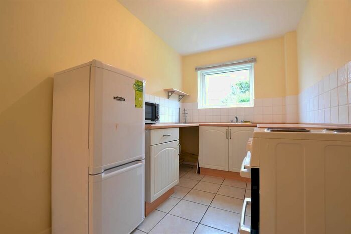 1 Bedroom Flat To Rent In Wiltshire Drive, Halesowen, B63