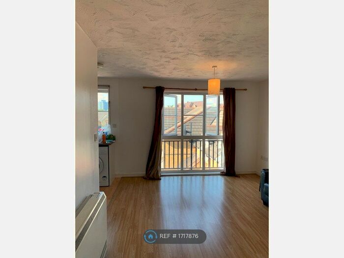 2 Bedroom Flat To Rent In Joseph Hardcastle Close, London, SE14