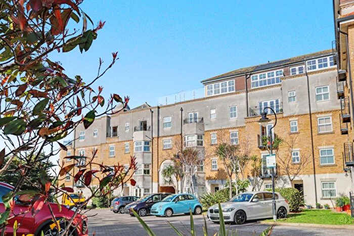 2 Bedroom Apartment For Sale In Forge Way, Southend-on-Sea, SS1