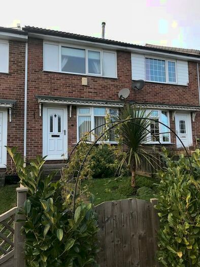 2 Bedroom Town House To Rent In Lawns Terrace, Leeds, West Yorkshire, LS12