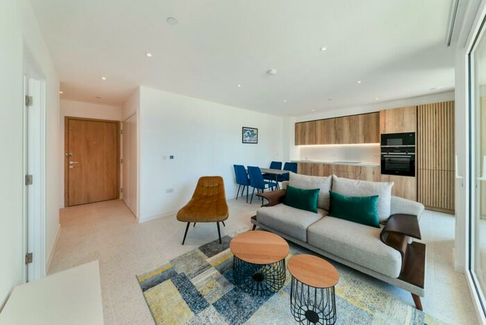 1 Bedroom Apartment To Rent In The Georgette Apartments, The Silk District, Whitechapel, E1